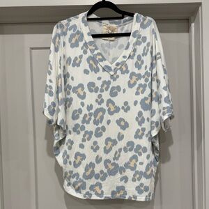 Fantastic Fawn V-Neck Top - White and Gray Leopard Print